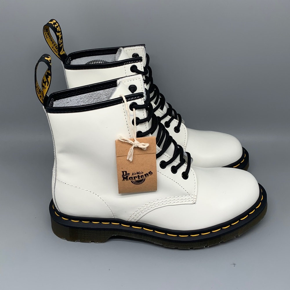 Dr. Martens White Leather Combat Boots Women’s Sz 8 / Men’s‎ Sz 7 New